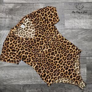 Mangopop Short Sleeve V Neck Bodysuit Size S